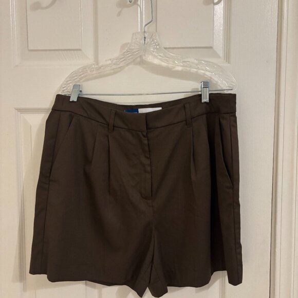 Old Navy Trouser shorts - Large - Picture 1 of 6